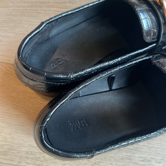 Zara Chain embossed loafers - Picture 3 of 7